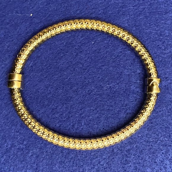 Fine Milor Italy 925 SS Gold-tone Diamond-cut Bangle, 7" - Picture 8 of 9